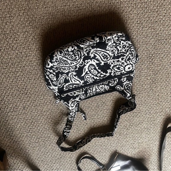 I am selling pocketbooks and doTERRA cases and oils!!! - Picture 8 of 16